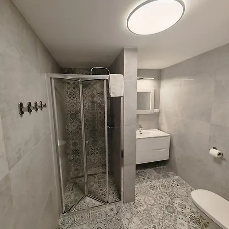 Lamar * 米兹多洛杰