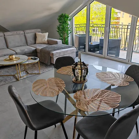 Lamar 米兹多洛杰